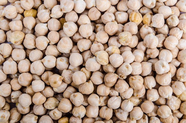 chickpea, india, grain, vegetarian, meal, natural, kitchen, agriculture, white, pea, nature, diet, brown, organic, legume, yellow, bean, pile, chick, uncooked, soup, asia, vegetable, eat, object, healthy, seed, indian, close, plant, cook, cuisine, brown kitchen, brown cooking, brown vegetables, brown plant, brown healthy, brown diet, brown plants